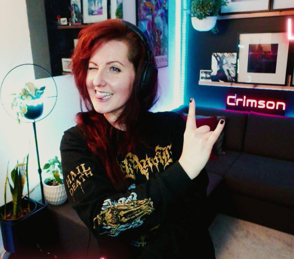 crimsonclad's tweet photo. an all blockchain and tech week means an all metal night 💀🤘

you guys are all as wonderful and precious as four sided long sleeves and I'm lucky to have you🖤🖤🖤 https://t.co/4zNbNJ3yWI
