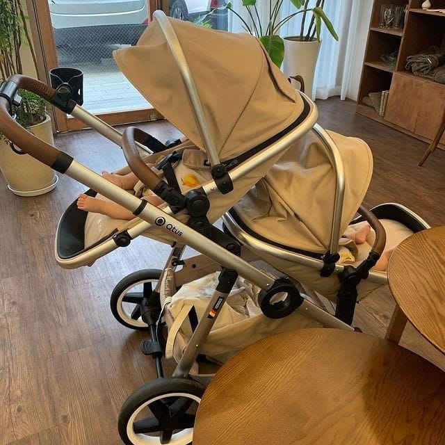 ❁ཻུ۪۪ ⎧   Vía IG

— Una tarde divina con <a href="/Mikrokxzmos/">Wook</a> <a href="/RoseannePxrk_B/">Roseanne.</a> y <a href="/CaliopeMahone/">Calí</a> para pasar tiempo con las nietas más bonitas del mundo.