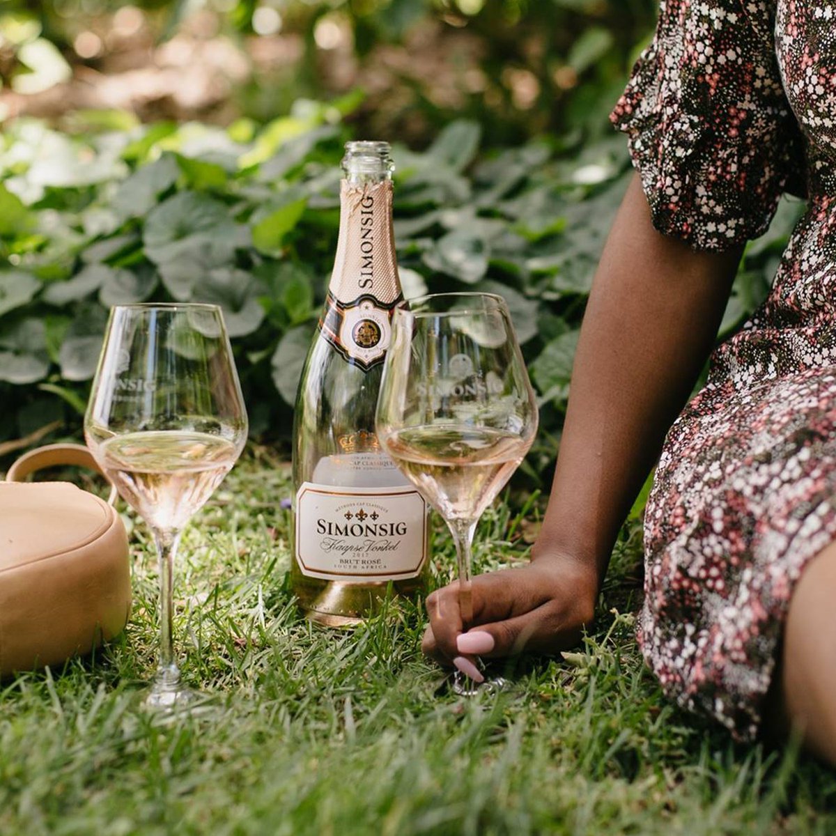 citypass_SA's tweet photo. Looking for a sophisticated wine-tasting experience? Check out @SimonsigWines Estate this weekend! 🥂✨

#CityPass #CapeTown #LoveCapeTown #Simonsig #Wines #WineTasting [1/2] https://t.co/NbZMukOBHd