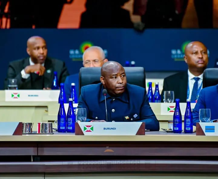NTIRAMPEBAGerv6's tweet photo. Au nom de l,association  ABG Burundi et en mon nom je salue la bravoure et les efforts de son Excellence le président  de la République du Burundi  @GeneralNeva pour redresser l,économie et le développement  de notre chère  patrie.#abg https://t.co/awxMOJnIxP