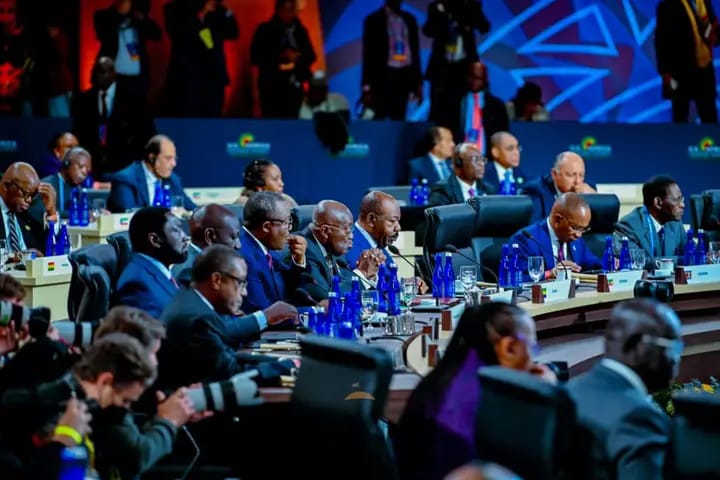 NTIRAMPEBAGerv6's tweet photo. Au nom de l,association  ABG Burundi et en mon nom je salue la bravoure et les efforts de son Excellence le président  de la République du Burundi  @GeneralNeva pour redresser l,économie et le développement  de notre chère  patrie.#abg https://t.co/awxMOJnIxP