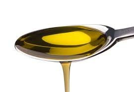 menonvarsha's tweet photo. #NutritionHack
Did you know that reducing your #oil intake by just 1tbsp a day can reduce it by 450ml every month? Start by making #small #changes.

Reduce your oil in tadka or on roti or in stir fries by just 1tbsp everyday &amp; see the magic!!
#FoodDetective #Wellth365 #Hacks https://t.co/dKfRVStMLr