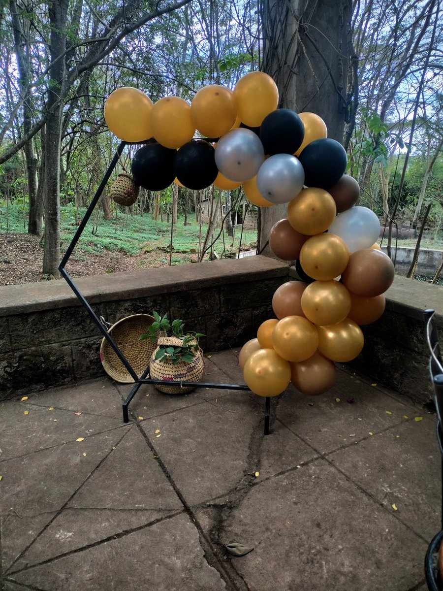 KellacePicnics's tweet photo. Lovely hexagon balloon backdrop that is customizable to your preference. If you like it simple, as shown, or luxurious.
Reach out for bookings.
#kellacepicnics #balloonbackdrops https://t.co/YQk4wBH9kf