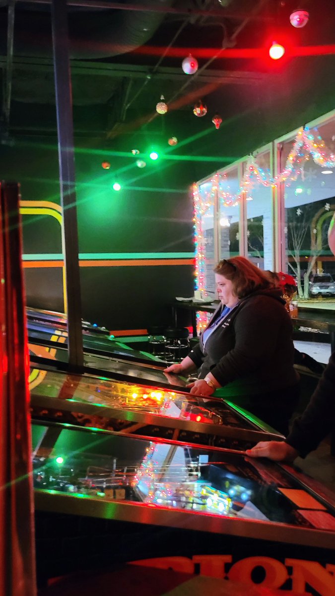 Thanks <a href="/lukeluca/">Luke Wallace</a> for organizing tonight's In-Person <a href="/GdGdallas/">GDGdallas</a> Social  Event to celebrate 2022 at <a href="/FreePlayArcade/">Free Play Arcade</a>‼️🥳🎉 Great #networking and a lot fun competition on pinball &amp; retro arcade games. #DEVCommunity #developers