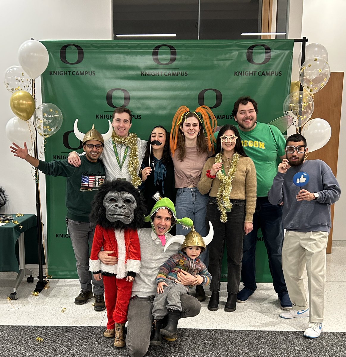 MuggleInSynbio's tweet image. End of the year celebration in @UOKnightCampus and what a blast ❤️❤️❤️