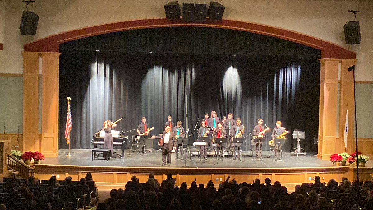 MHSAPPC's tweet photo. An incredible set by the MHS Jazz Band!  #WeRMarshfield @MHSPPAL @mpsdkaminski https://t.co/YwrmKhvI9u