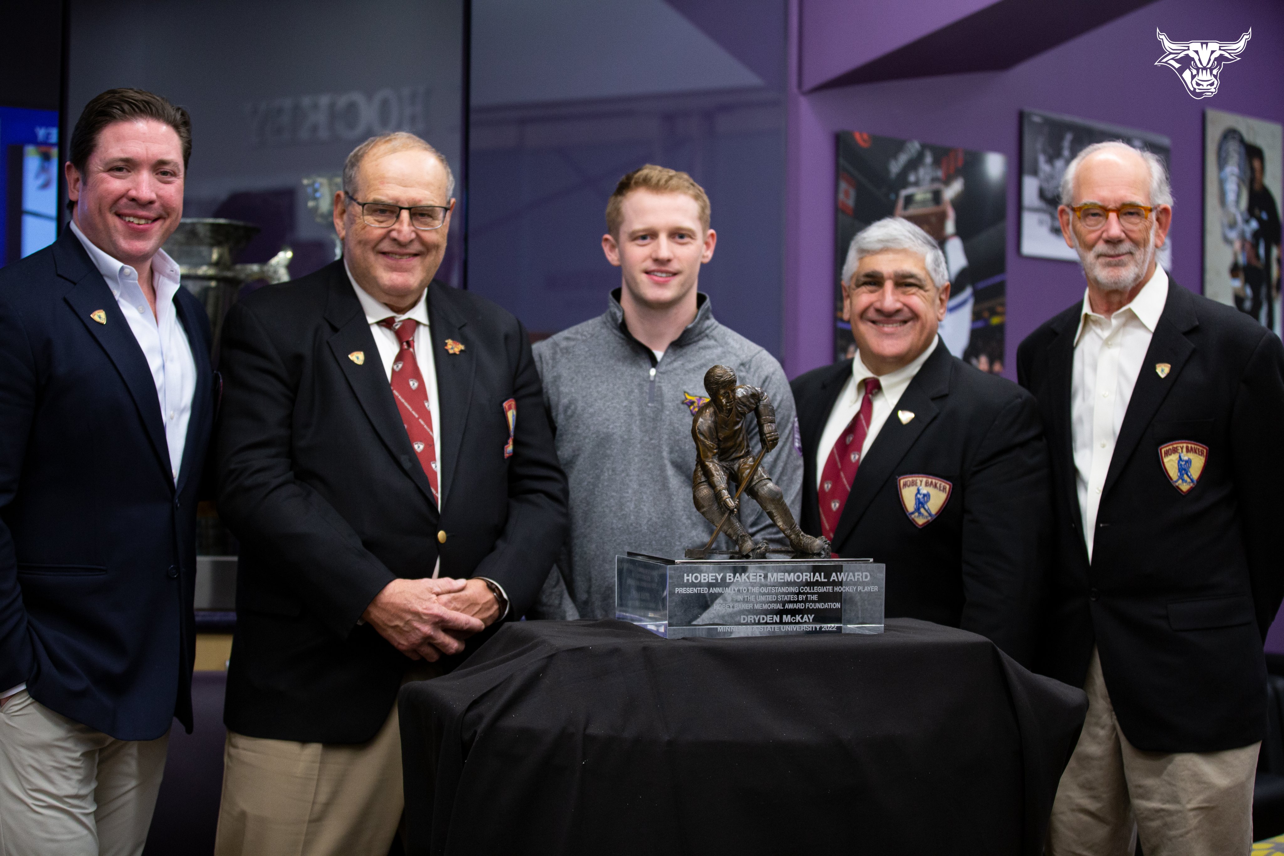 Hobey Baker Award (HobeyBakerAward) / Twitter