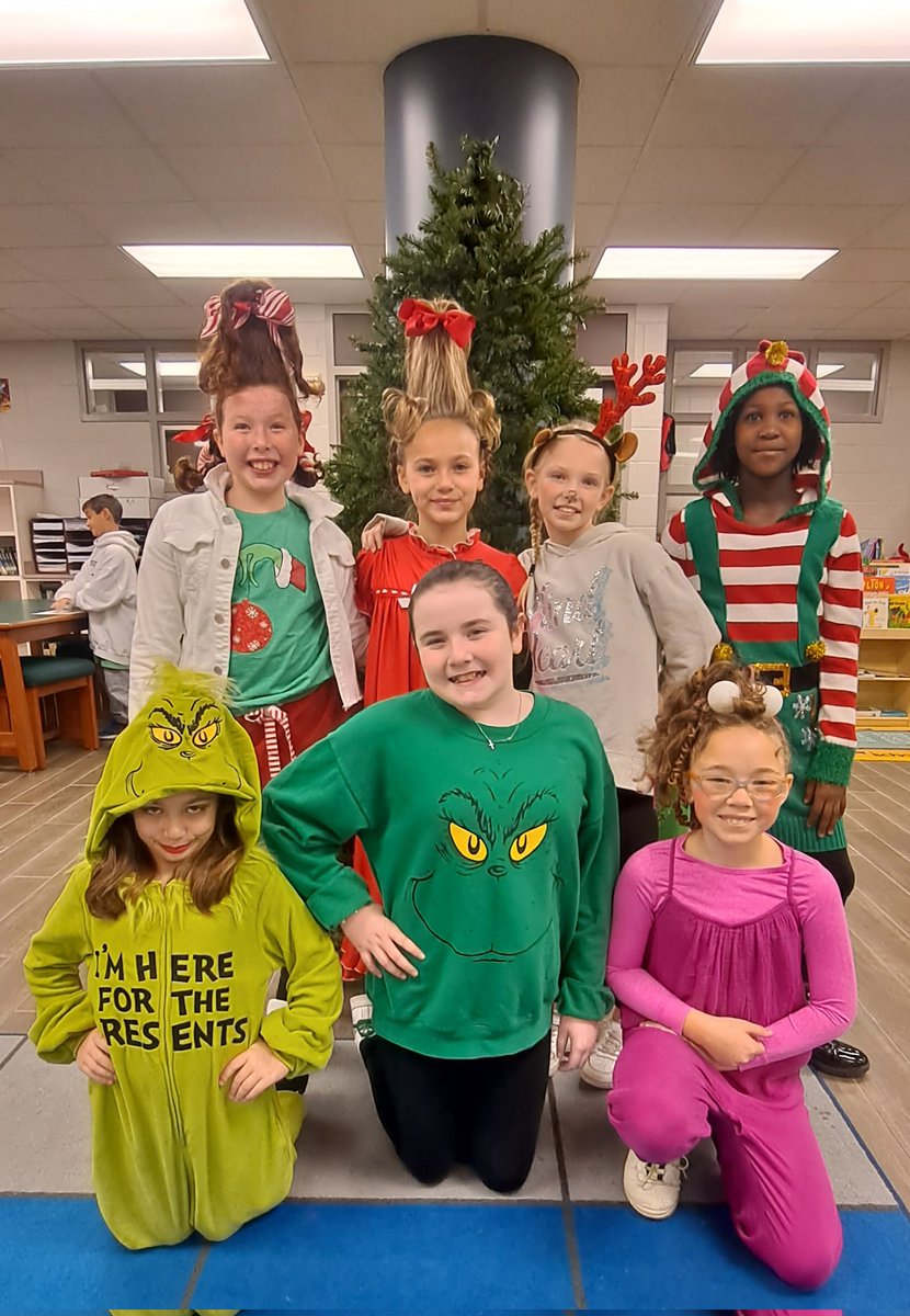 JenEvers1's tweet photo. Some sweet Whoville characters came to visit the Library today. 
@HumbleISD_BBE @HumbleISD_lib #thehumblelibrarian https://t.co/vQ86ArU7wa