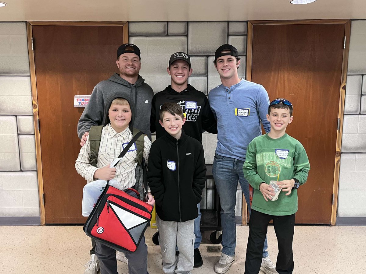 UEAthleticsBASE's tweet image. We’re glad to have been a part of Huck’s Karing for Kids this year! 

#GiveBack #AcesHelpingAces