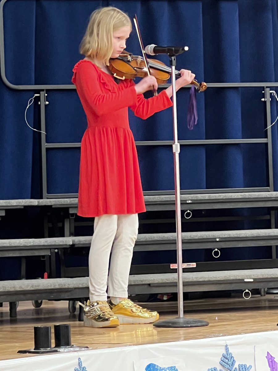 Leunig_Edu's tweet photo. So proud of my 5th and 6th grade students! They put on an amazing concert. Thank you, Mrs. Russo, @msolcese, and Ms. Kiss!!! You all are rockstars!!! #teamsmALLey #boundtoastound #finearts https://t.co/9WdkWv3S67