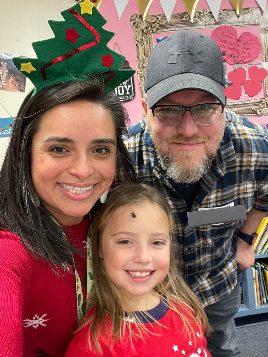 Got to take some quick selfies with my youngest mini today & the hubby. So lucky to be teaching a couple halls down from her. #SraWade2nd #teacherskidlife