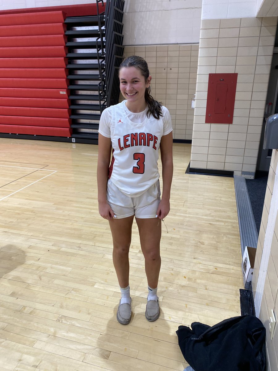 Senior <a href="/AvaDougherty3/">Ava Dougherty</a>  led the way for our girls tonight!  Knocking down seven 3’s on her way to 23 points and securing 10 rebounds for the double-double.  Great game Doc, great start to the season for the whole team!
