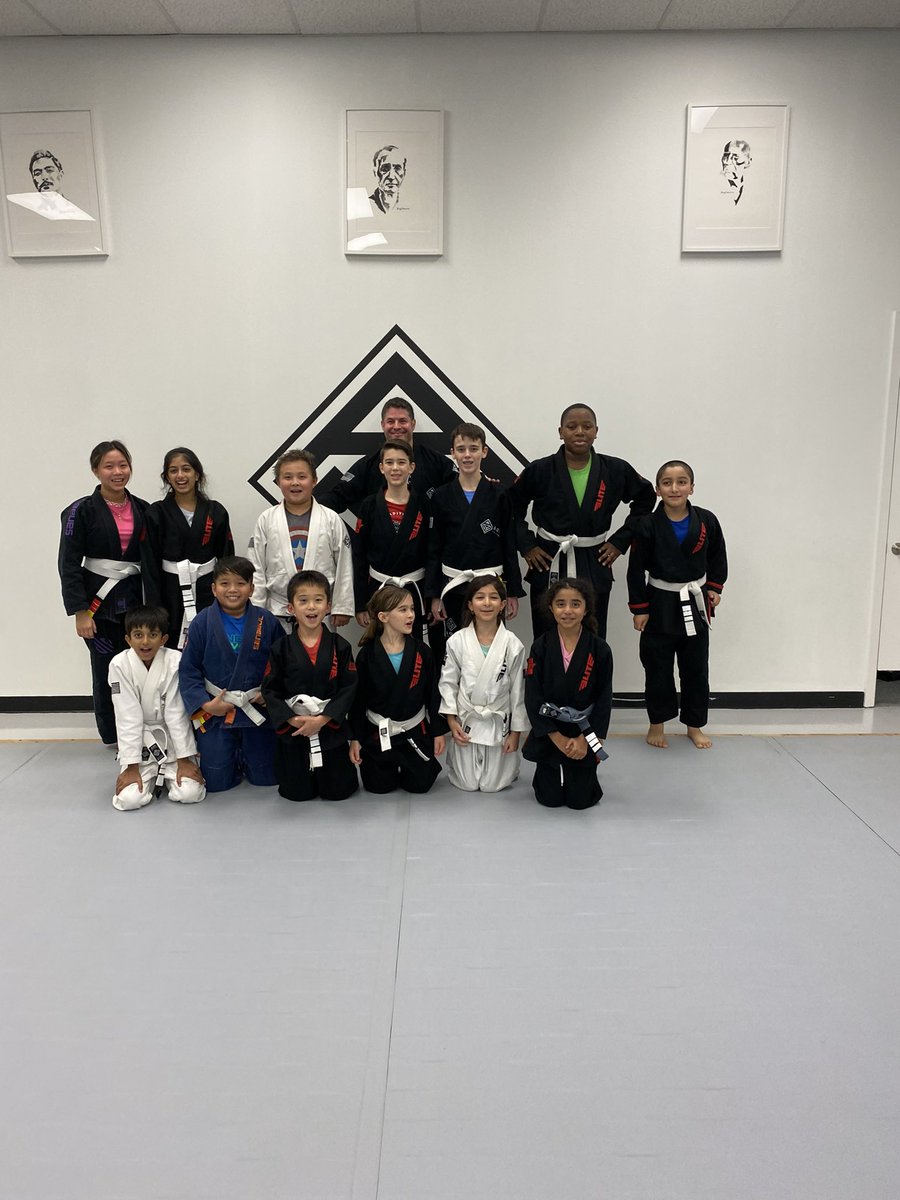 bushido_55's tweet photo. #Promotioms After a great day at Ranger nation. I headed off to coach students at AON JiuJitsu academy and it was a night of promotion for all these young amazing students. #BestGiftEver a memory they will never forget. https://t.co/5QjCgwTVsQ