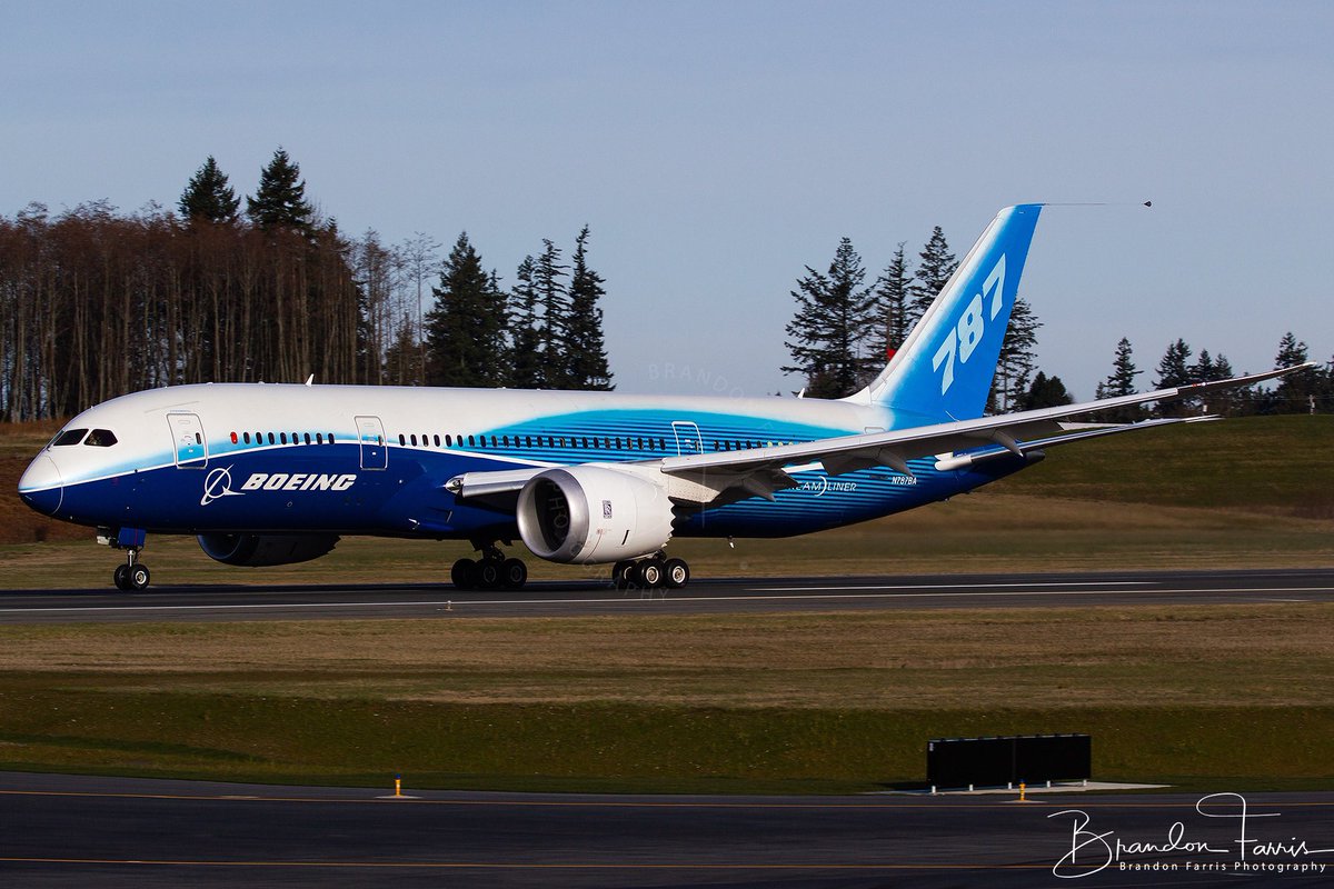 BDFphotography's tweet photo. #OTD: 13 years ago on 12-15-09 the @BoeingAirplanes 787-8 took to the skies for the very first time from @FlyPaineField. Unfortunately I wan not able to make that flight, but here is #ZA001 doing touch and goes. #787FT
The 787-8 looks so small now compared to the -9/10 https://t.co/dR00cIWn2d
