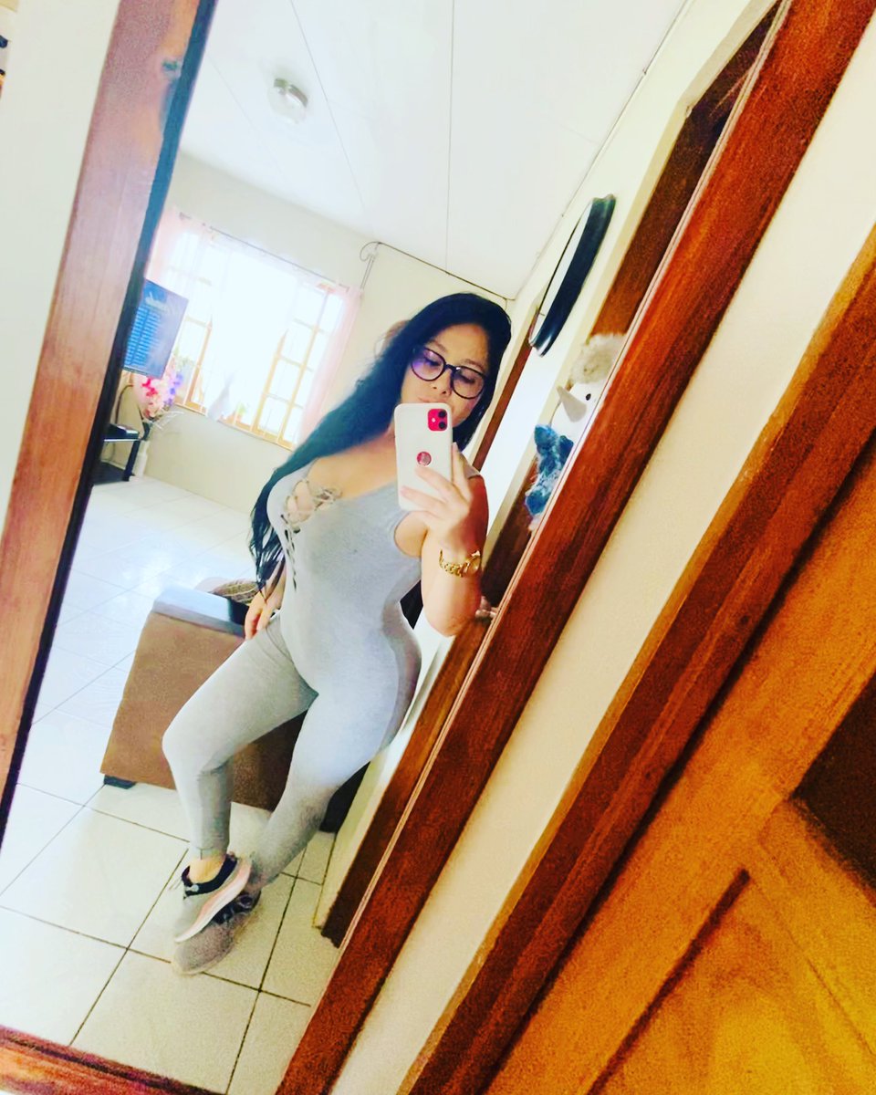Maritututututu's tweet photo. 🤭🤭 https://t.co/73R2FwpmyN