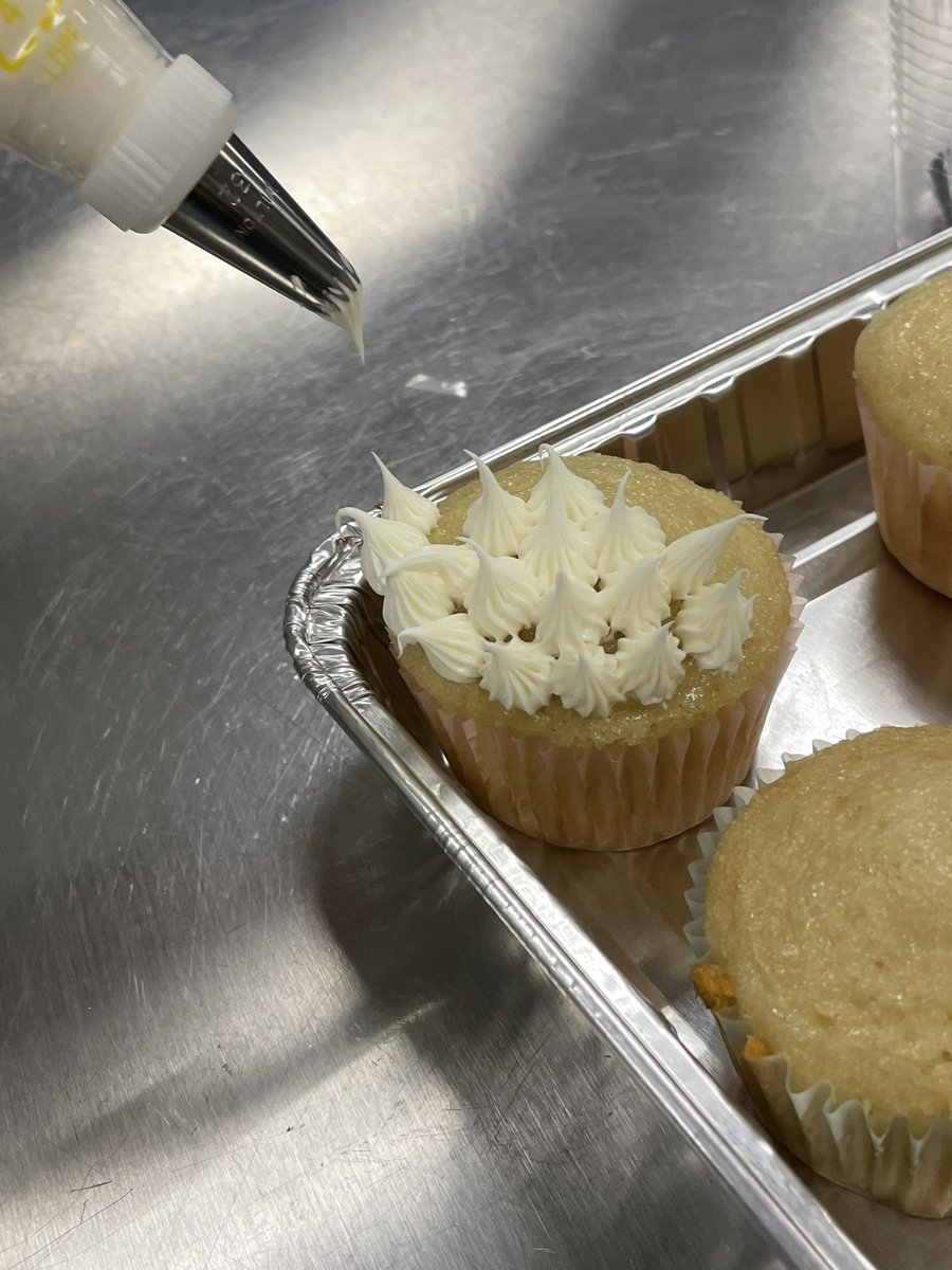 cpsmyers's tweet photo. We iced cupcakes today in 8th grade. The used different tips and tried several different designs. #wmsfacs #kidscancook #cupcakes https://t.co/nkApEP4Fb2