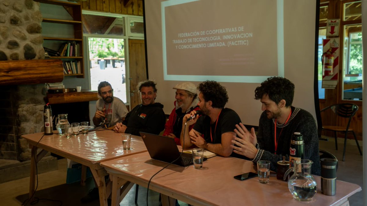 facttic's tweet photo. #PlenarioFACTTIC: ¡Fortalecer lazos!

Desde ayer nos encontramos en  Villa La Angostura construyendo nuestra Federación . Trabajamos, debatimos y nos divertimos. https://t.co/sNIMwVhcjU