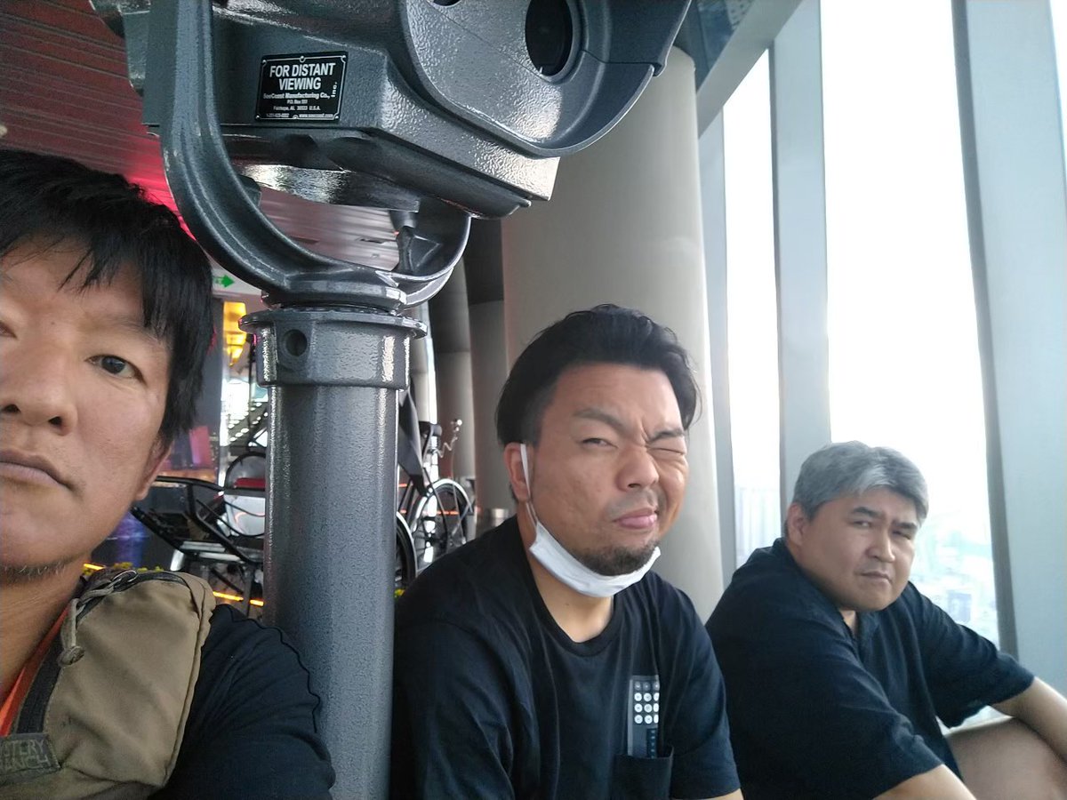 Atsushi_Tado's tweet photo. これから旅に出る方も、そうでない方も。
この本と、短い旅をしましょう。

『スローシャッター』

ひろのぶと株式会社より、本日発売です。 https://t.co/ddfqC5a0XO