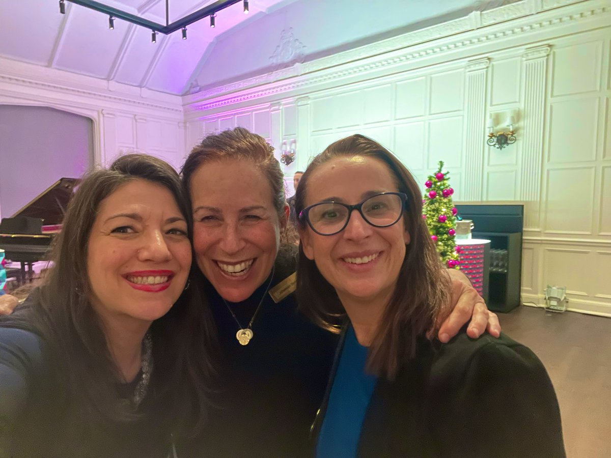 PascaleFournie4's tweet photo. Ravie d’avoir participé à la célébration  #COP15 @WWFCanada @WWFCanadaFR! Honoured to celebrate in the great company of our 2014 @fdnPETF Scholar @TammaraSoma &amp; 2016 #PETF Mentor @StackhouseJohn and to finally meet @Desiree_McGraw! 
#Biodiversity #Biodiversité 
🌱 💡🍀 
#Agissons https://t.co/WAO5wlsjmy