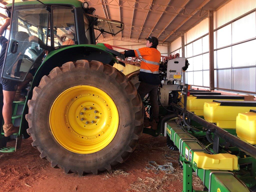 LQSystems's tweet image. A couple of #LQS70 Module liquid kits installed in Darwin for cotton customers.
Awesome job by planter specialist Stephen Frahm from @RDOequipmentAU Well done guys!
@rdovnet_Stephen @VnetPrecisionAg
 
#liquidapplication #infurrow #onepass #rightrates #targetinputs