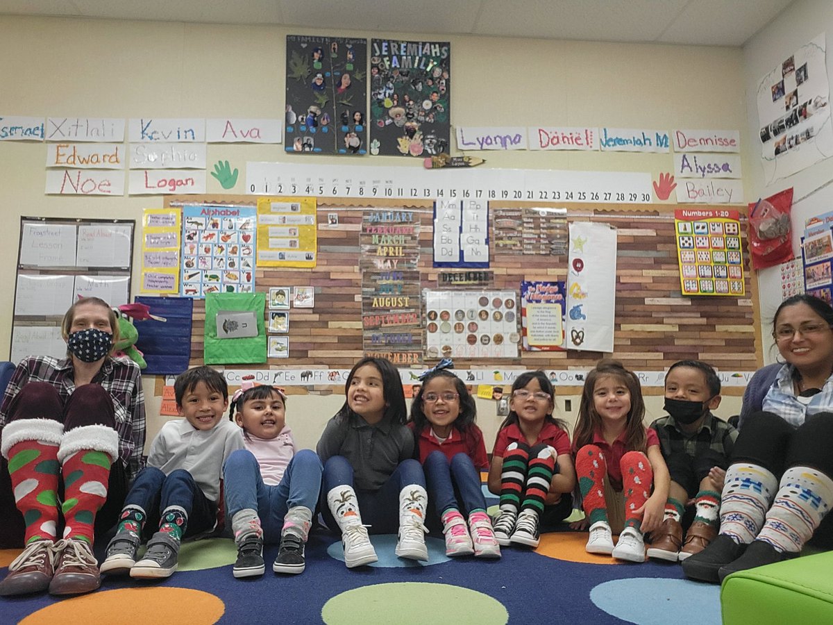 HeatherLopezFME's tweet photo. Day 8 of the 13 days of Grinchmas #13DaysOfGrinchmas2022 #FMEpride #PreKBabies #ClintPreK #TinySeedsGrowMightyTrees #TheNest #PrekPride #Eaglettes #TheNest https://t.co/oa7IRMKT8f