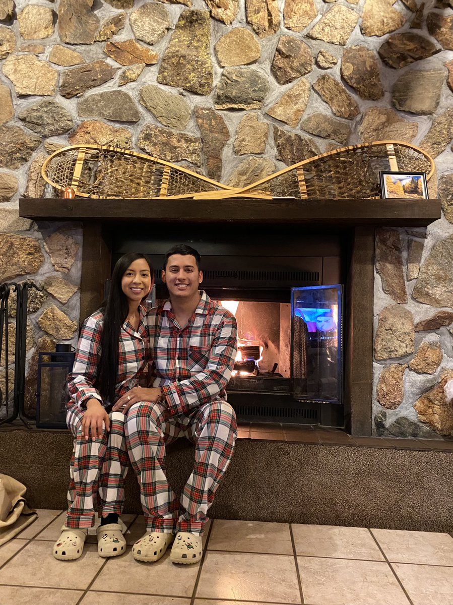 Yo5elin05's tweet photo. still can’t believe I’m engaged 💍🥺❤️ @rudyvaldez84 https://t.co/Sf4XPblreF