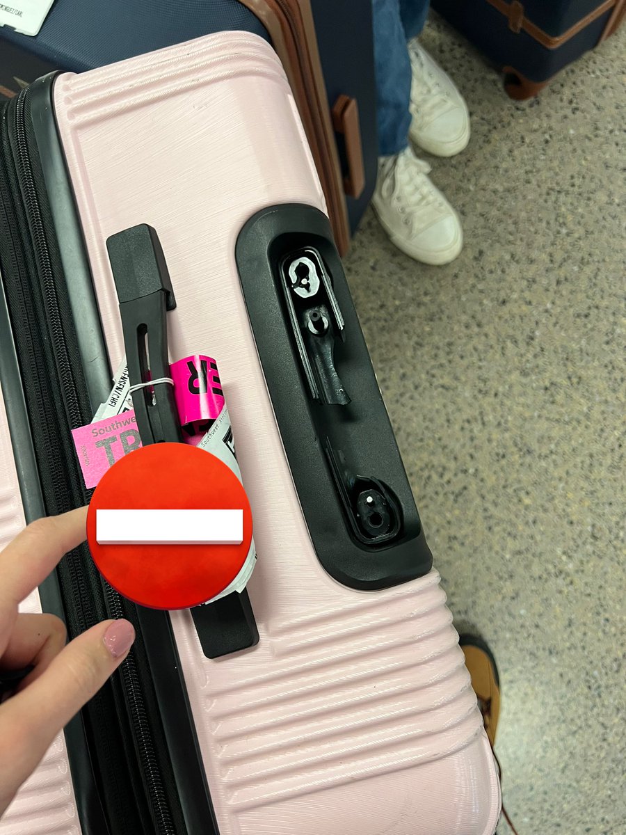 ChelsMorgensen's tweet photo. I usually fly @SouthwestAir but last trip I took with SW my suitcase was damaged and now this trip my handle is completely broken and our 2nd suitcase is broken as well!! This is horrible! https://t.co/GcI89h1bFZ
