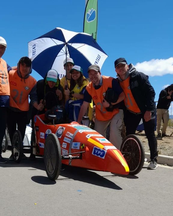 EEST3DFSGP's tweet photo. Les contamos que en el Desafío Eco en las competencias 1/8 de milla la EEST Nº3 DFS salimos 5tos de entre 100 escuelas de toda la Argentina y 13vos Set Up Challenger. 
Felicitamos a todos los competidores del evento!!! https://t.co/KeHFxCVMMY