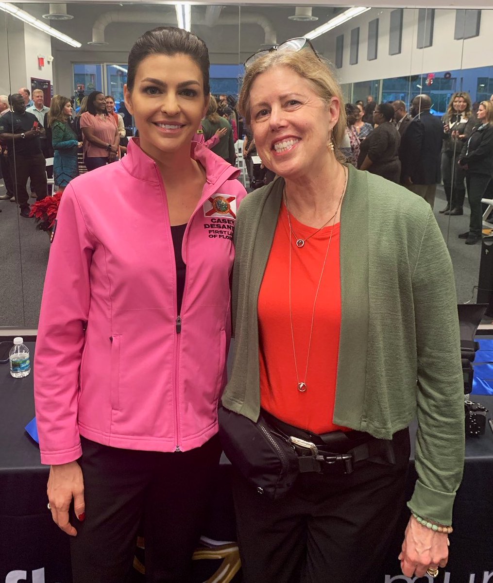 volusiaschools's tweet photo. Another heart warming event from one of @volusiaschools partners, Forough Hosseini, Founder &amp; Chair of @FBHCommunity alongside @StateOfFlorida1 First Lady, @CaseyDeSantis gifted four homes to four families in need of a fresh start and opportunity! #HomesBringHope #VCSProud https://t.co/DECZGVrslT