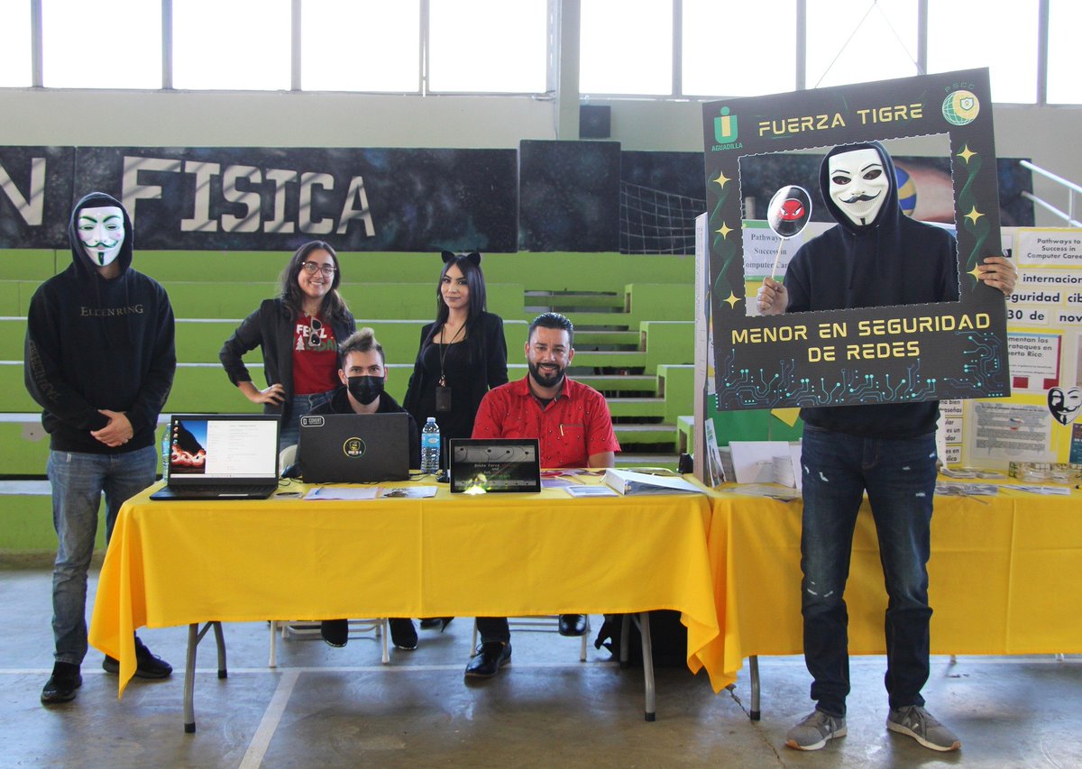 techclubdcg's tweet photo. DCG Tech Fair 2022
Damos gracias a los invitados especiales: Profa. Wanda Negrón y Prof. Bienvenido Vélez del RUM. También la  Universidad Interamericana y Atlantic University ofrecen orientaciones sobre la variedad de programas de tecnología en sus respectivas universidades. https://t.co/GRQlopvCMa