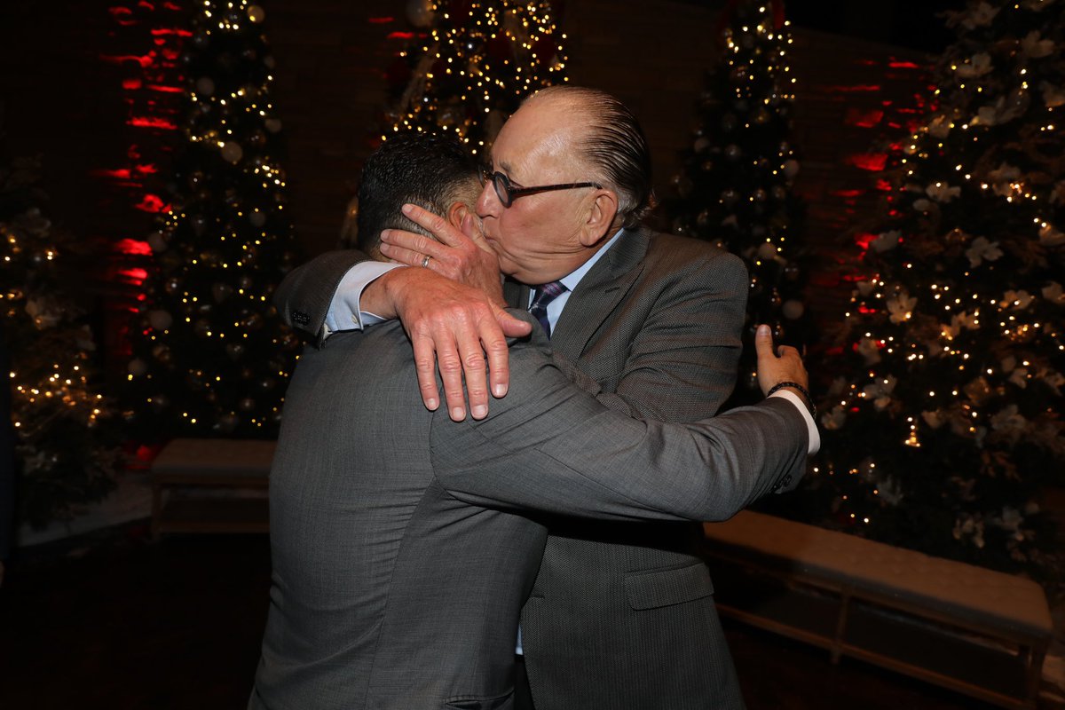 LouRamirez's tweet image. He took a chance on me and hired me at a major label. It changed my life forever and I can’t thank him enough for the years of support and memories. ❤️ESPO! “Great men are not born great, they grow great.” ~ Don Vito Corleone  @JohnnyJoeBroke @WarnerMusicNash