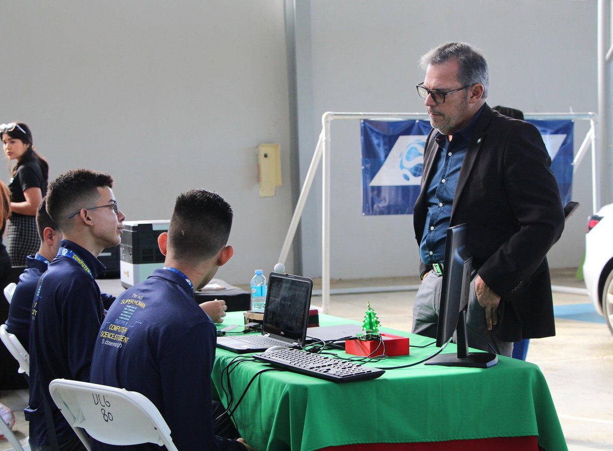 techclubdcg's tweet photo. DCG Tech Fair 2022
Damos gracias a los invitados especiales: Profa. Wanda Negrón y Prof. Bienvenido Vélez del RUM. También la  Universidad Interamericana y Atlantic University ofrecen orientaciones sobre la variedad de programas de tecnología en sus respectivas universidades. https://t.co/GRQlopvCMa
