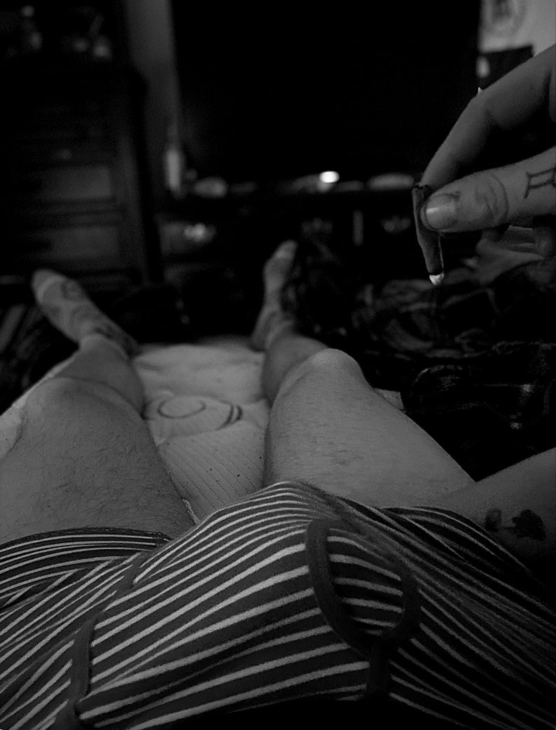HappySmoke247's tweet photo. Put your hands on me 😉#spicycouple #highlife #happysmoke #georgia https://t.co/CrfZCfREin