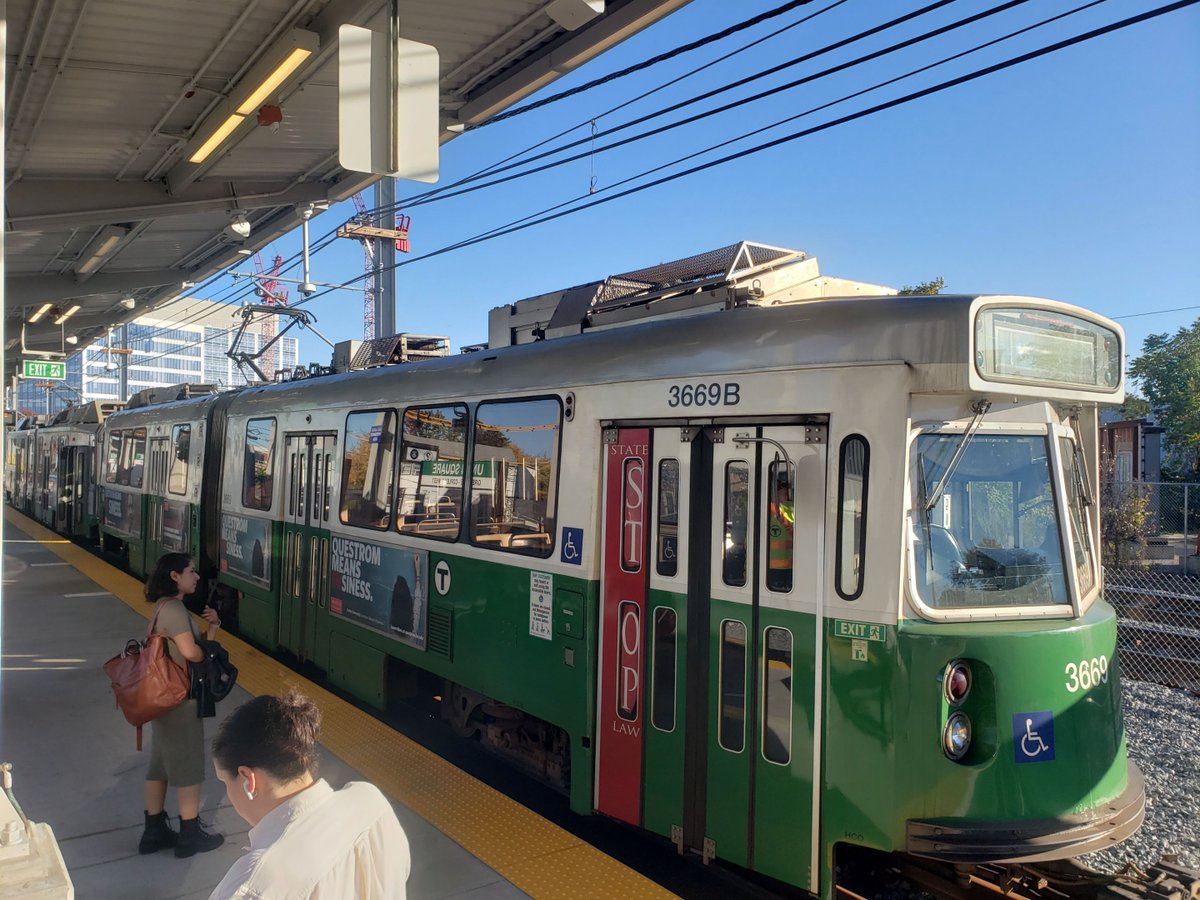 BoyntonYardsMa's tweet photo. Another public transit boost for Somerville with @thembta opening the Medford Branch of the Green Line Extension (GLX) on Monday!
#mbta #MBTA #mbtaboston #mbtabostongreenline #mbtagreenline #greenline #smartmobility #mbtacommuterrail #progressivemobility
#publictransportation https://t.co/C4ndlL7Xjk