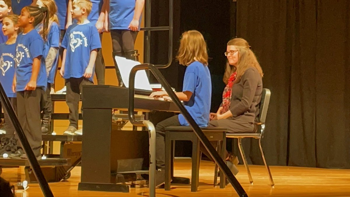 chayden919's tweet photo. @BBES_SMCPS @SMCPS_FineArts @doingmycalling Tonight was just incredible. 200 beautiful band, orchestra, and chorus kids graced this stage tonight and put on a beautiful concert. I'm so very very proud and honored to teach them! https://t.co/dbyS2MaKYr