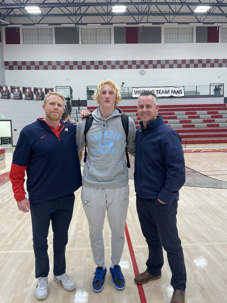 Thanks <a href="/CoachPPeterson/">Paul Peterson</a> for showing some love the other night. Great team win vs cedar valley.