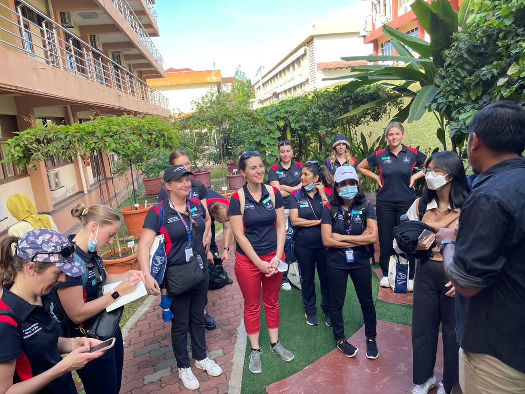 On the final day of the 2022 @DeakinNutrition Study Tour, our students visited the Malaysian Agriculture Research & Development Institute (MARDI), and learned about indoor vertical farming, vinegar making, and fermented drink processing. #DeakinAbroad #NewColomboPlan