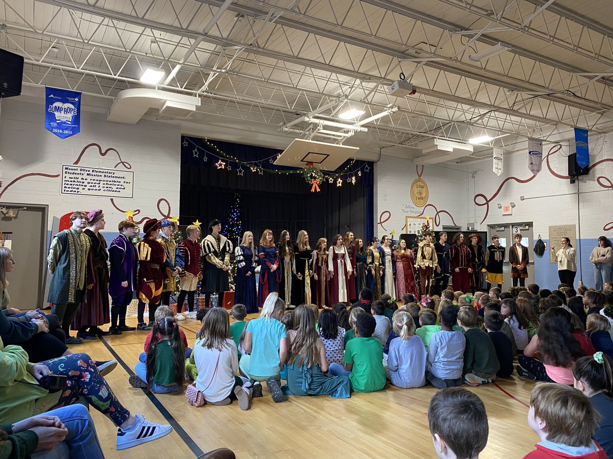 MOESMusicRocks's tweet photo. We were very blessed at @MountOliveElem today to be visited by the @SdhsSingers who shared some traditional Christmas carols in authentic madrigal style.  Our children LOVED it!  Thank you Ms. Hannah Berkley and your singers - we’re proud of and thankful for you! https://t.co/C8hUxgNiJT