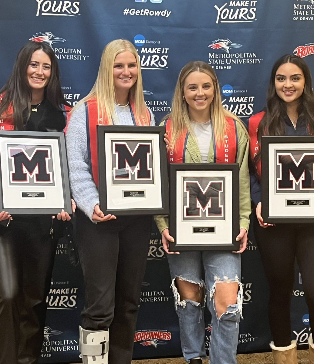 MSUDenverWSOC's tweet photo. Congratulations to our graduating seniors!! 📕📘📚 https://t.co/Up1HfzhkbS