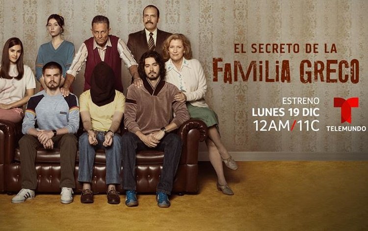 🇺🇸Llega #ElSecretoDeLaFamiliaGreco a <a href="/Telemundo/">Telemundo</a> en su gran estreno el próximo lunes 19 a las 12AM/11c

#FernandoColunga <a href="/manuelmasalva/">Manuel Masalva</a> #LisaOwen <a href="/robertadamianof/">Loverta Damian</a> <a href="/RafaelFerro11/">Rafael Ferro</a> #AlejandrodeHoyos <a href="/Samsiqueiros/">Samantha Siqueiros</a> <a href="/antoniodlavega/">Antonio de la Vega</a> <a href="/delfichaves/">Delfina Chaves</a> <a href="/Eli_Barrionuevo/">Eliseo Barrionuevo</a> @celinafont <a href="/guadadocampo/">Guadalupe Docampo</a>