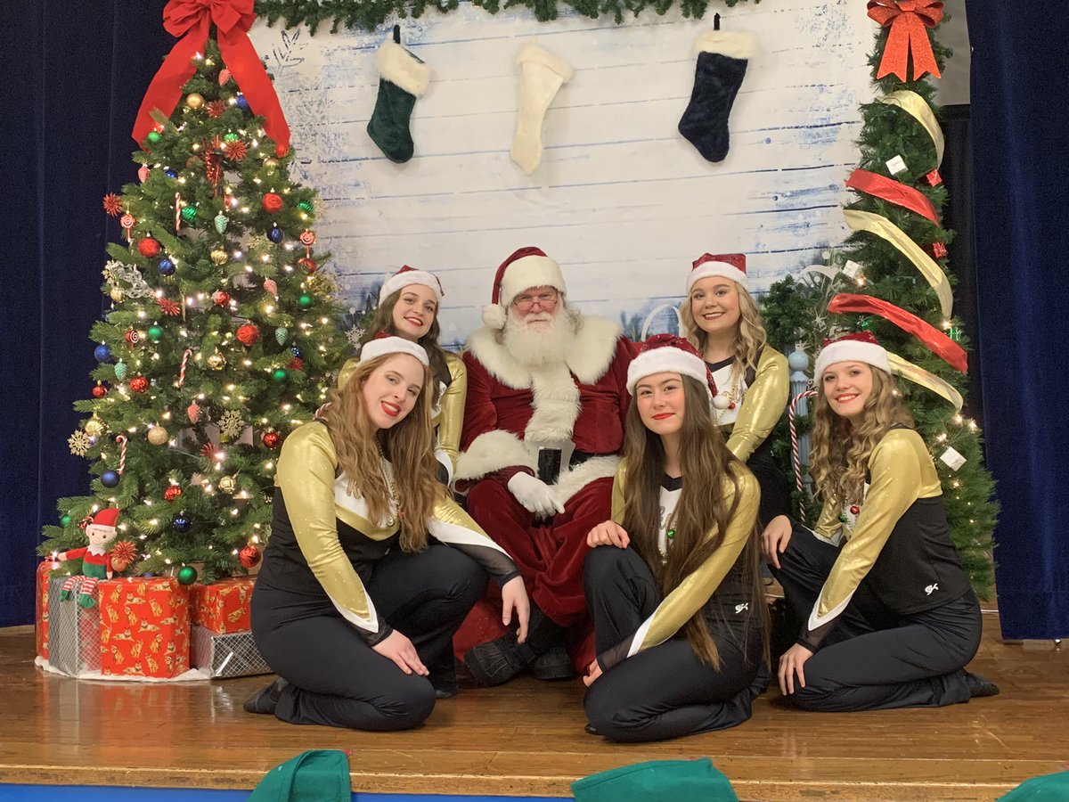 KlingerApril's tweet photo. Winter Wonderland Night was fabulous!  Watching the GBHS RockCats work with the tiny tigers was heartwarming.  I think we met some future dancers tonight and I definitely saw some natural teachers!  #Dance  #futureteachers  #volunteering https://t.co/KJ5qXZ0wDw