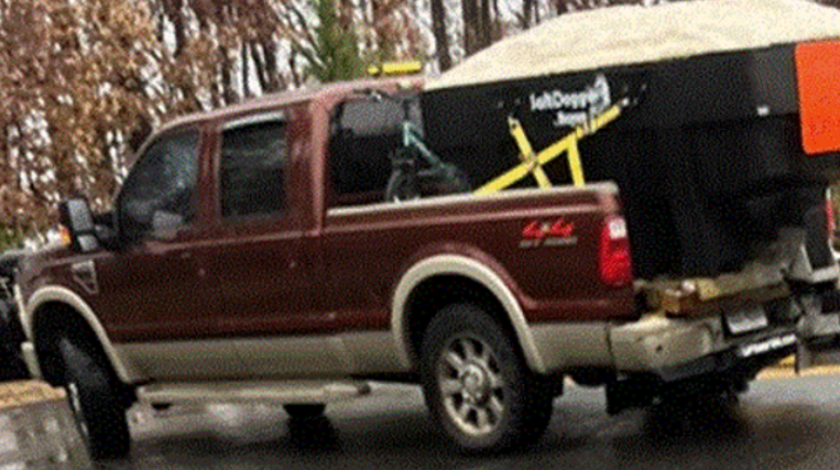 7NewsDC's tweet photo. TAKE A LOOK -- Do you recognize this truck?

Police say a 12-year-old girl was riding her bike in Manassas when a man lured her into this truck and sexually assaulted her. 

RT &amp; help locate this vehicle

https://t.co/7tKnSWXKbL https://t.co/73QP0GJcK9