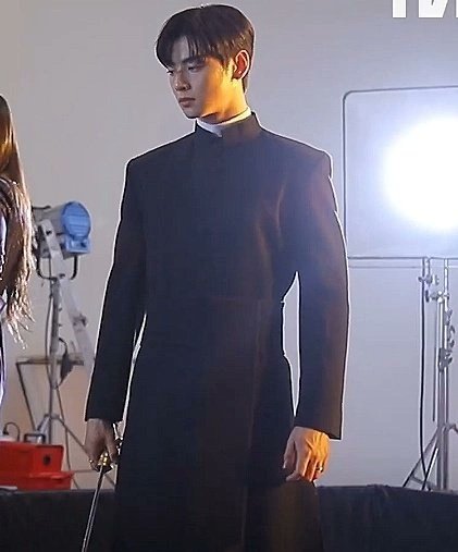 dinorahalexande's tweet photo. Priest Yohan is so hot! #eunwoo #Island #TVING #ishot 🤩🤩🤩🤩 https://t.co/CgY5JBGouN
