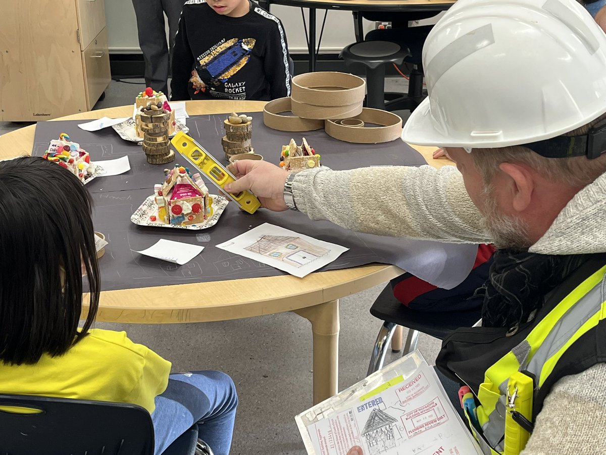 Cara Hardt tweet media