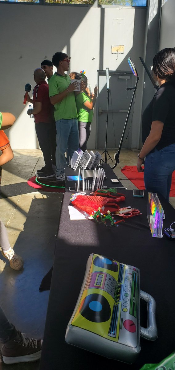 techclubdcg's tweet photo. DCG Tech Fair 2022

Tuvimos una mega exhibición de autos eléctricos para que los jóvenes pudieran apreciar la tecnología en los autos. Los jóvenes pudieron comprar productos en 3D por Aurorita Feliciano. Agradecemos a Máximo Solar IND. por exhibir un Booth 360 inolvidable. https://t.co/ONEu8KaPy3