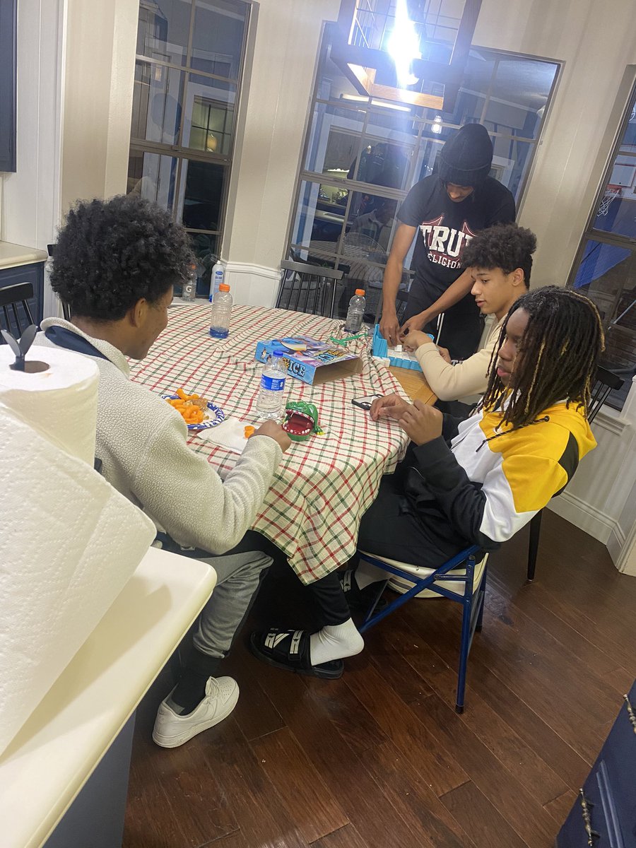 Coach_Mc's tweet photo. Enjoyed @BballPlanoWest coming for team dinner before district tomorrow. MrsCoachMc &amp; #Mc6Pack did great hosting. Let’s go get after it tomorrow to start district off right #Urgency #323Wolves @Plano_Schools @PWSHWolves @PISDAthDept https://t.co/3Q6TinILaK