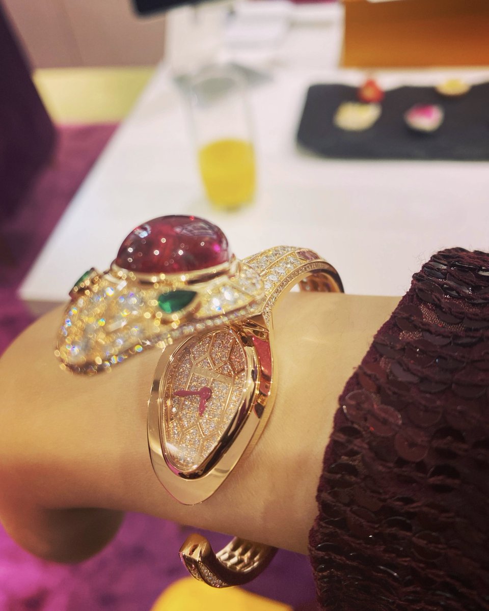 lilmontego's tweet image. The moment a man becomes truly enlightened, he gives up the pursuit of the riches of the outer world and begins to pursue the true riches of his inner world. I like a man who has seen the world of flowers, not a man who is obsessed with the world of flowers.😆😆