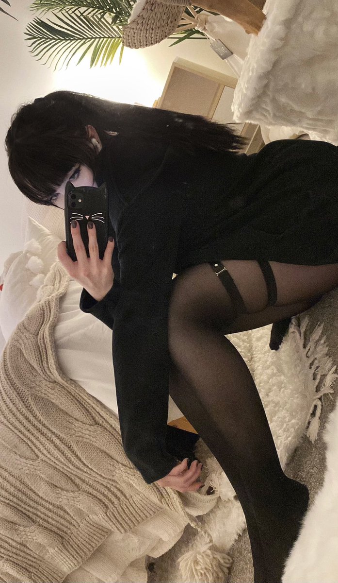 i took two (2) whole pictures of myself today !