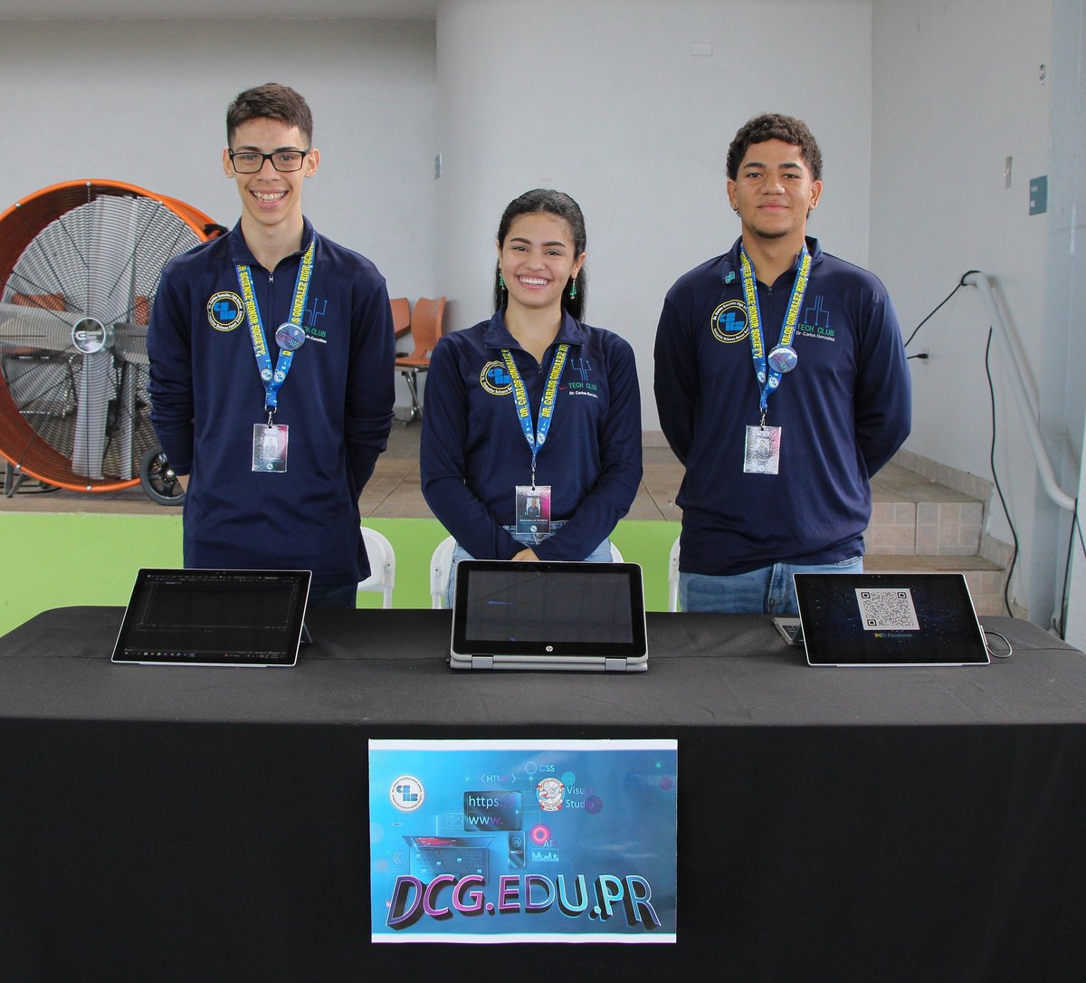 techclubdcg's tweet photo. CS-Education Week-DCG Technology Fair 2022
El 9 de diciembre se llevó a cabo la Feria de Tecnología en la Escuela Superior Dr. Carlos González Donde los estudiantes de Computer Science compartieron sus proyectos, realizados en la clase de Computer Science, a la comunidad escolar. https://t.co/sk6EWsihh7