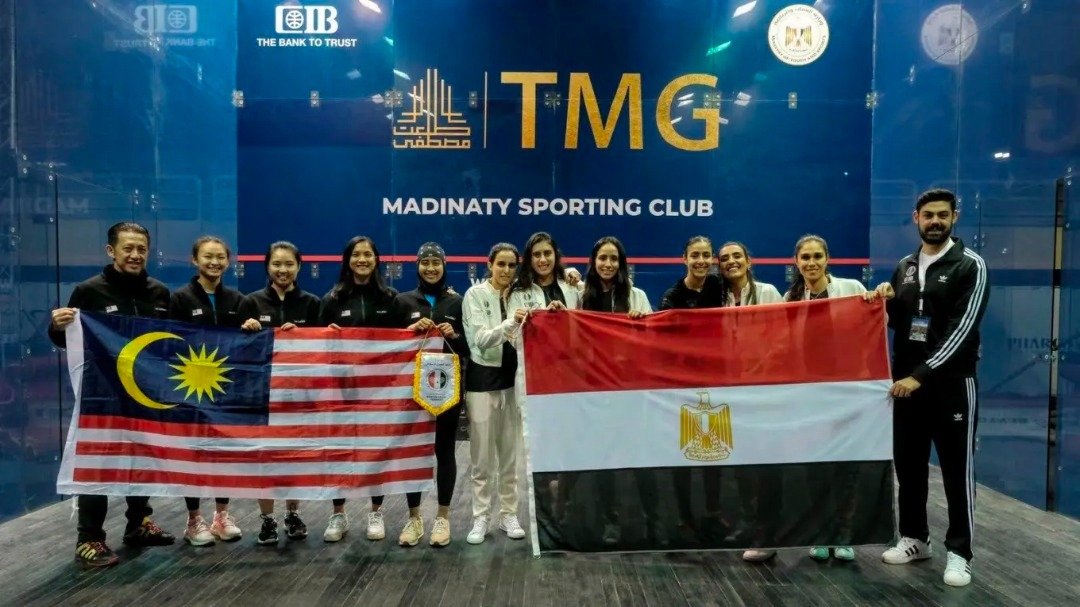 UnifiSports's tweet photo. Skuad skuasy wanita 🇲🇾 tewas 0-2 dengan Mesir 🇪🇬 di WSF Women's World Team Championship & menamatkan kempen di separuh akhir.
Tewas tetapi mereka memberi saingan hebat kepada tuan rumah & pemain yang paling menyerlah ialah @Aifaazmann. 💪🏻 #WSFWWT #KamiTeamMalaysia https://t.co/KVQLBZczq3